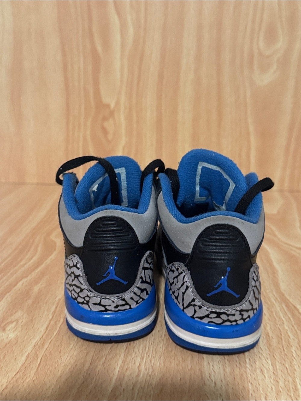 Retro Jordan 3 Kids Black and Blue Sneakers - 10C - Picture 4 of 5